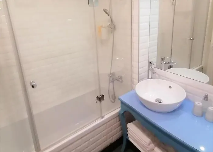 Madalena Hermitage *