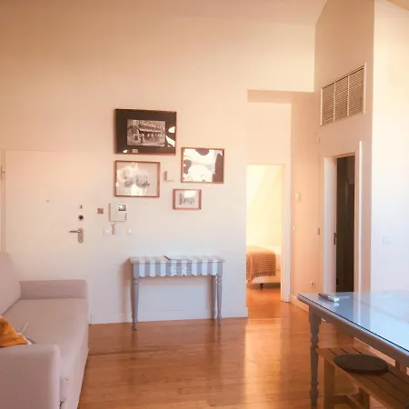 Madalena Hermitage Apartment