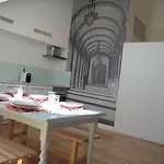 马格达莱纳酒店 *